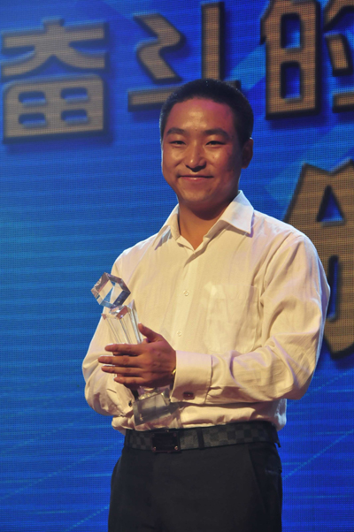 �s�u(y��)У�ѫ@��(ji��ng)�W(xu��)�ӄ���