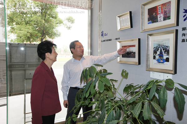 �������A��X���ތW(xu��)Ժ���F��Ժ�L(zh��ng)�������x�ؕ�(sh��)�L(zh��ng)��B�W(xu��)Ժ�v���(l��i)�s�@�Ęs�u(y��)�ͪ�(ji��ng)��