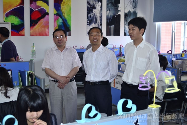 �Ϸ��н����ָ����L(zh��ng)����ˮ�������^�����Aƽ���(xi��ng)Ŀ��(sh��)Ӗ(x��n)��ɫ���W(xu��)�����O(sh��)Ӌ(j��)